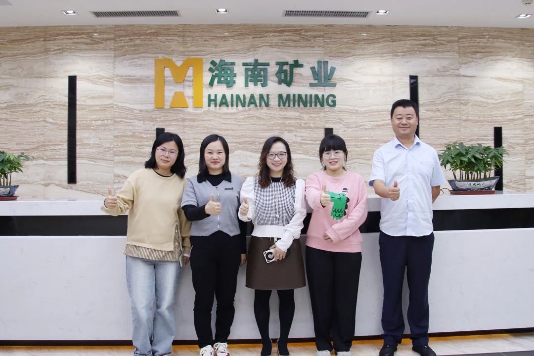 致敬“她”力量 海南礦業(yè)開展“國(guó)際婦女節(jié)”系列活動(dòng)1_20240309154033.jpg