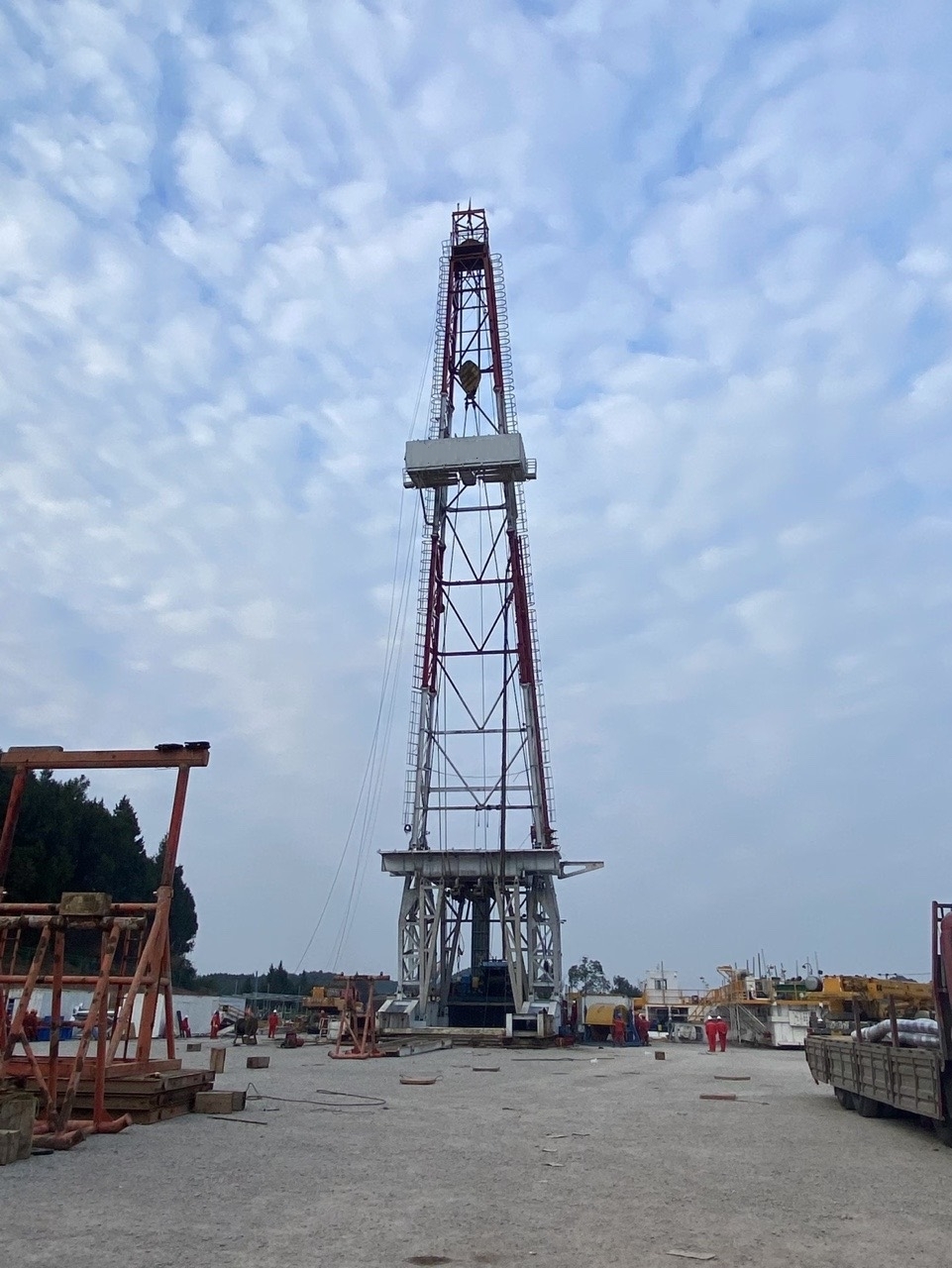 角108井組提前12天開鉆  洛克石油八角場(chǎng)項(xiàng)目增產(chǎn)加速